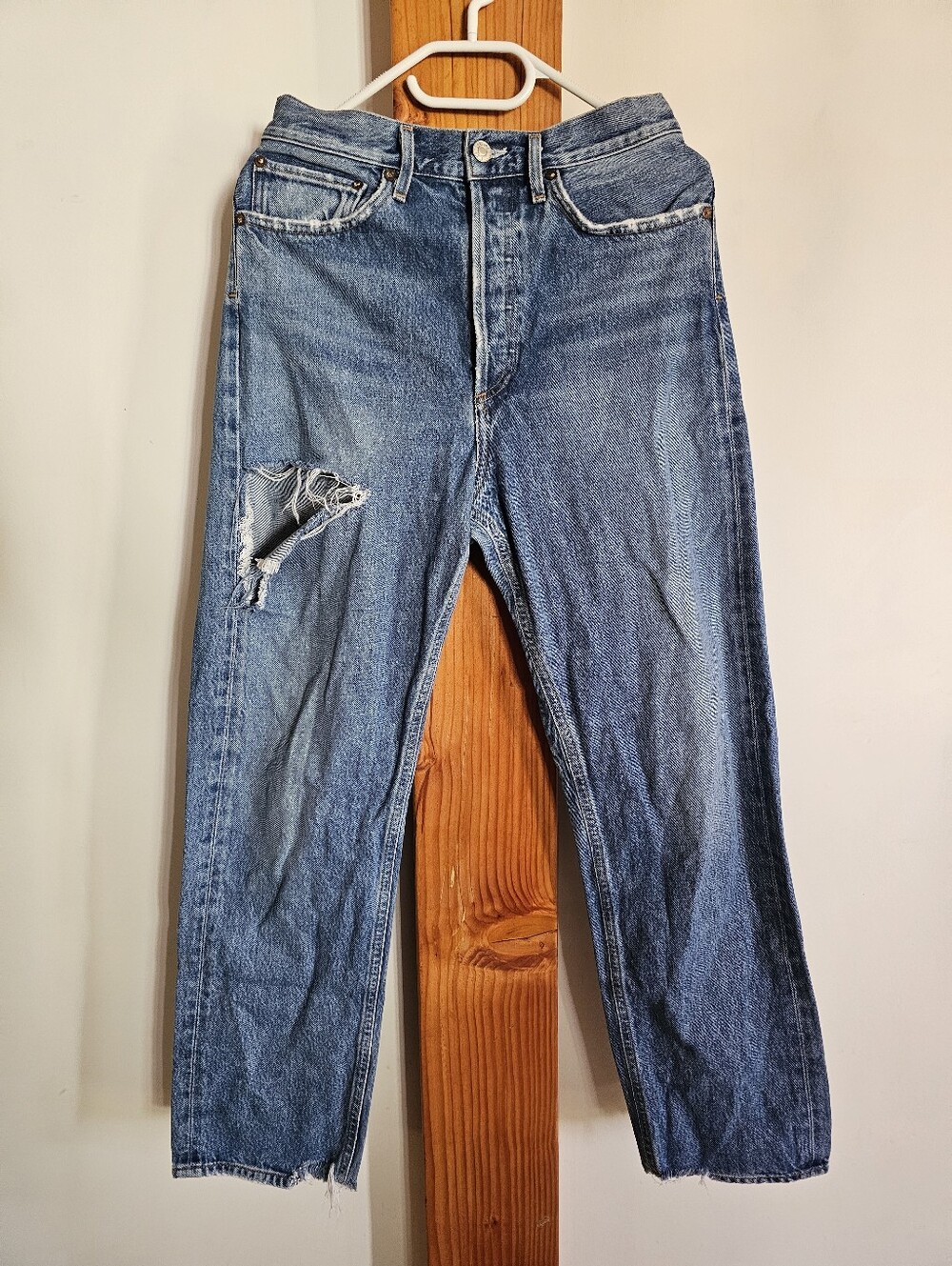 AGOLDE 90's Mid Rise Loose Fit Jeans in Portal Light Distressed - Size 28